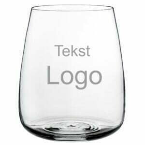 vase med tekst og logo